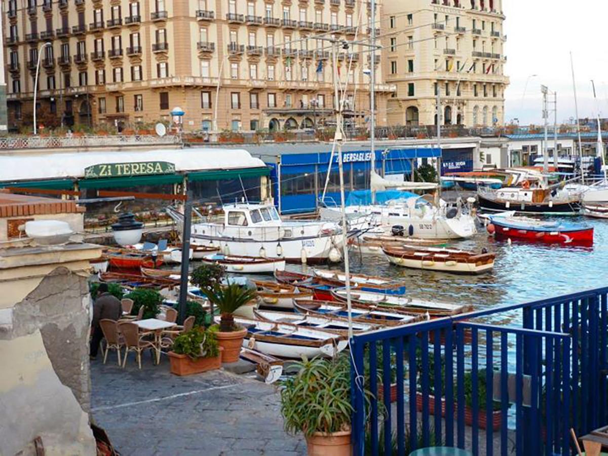 Napoli Lungomare Caracciolo Mon Amour Exteriér fotografie
