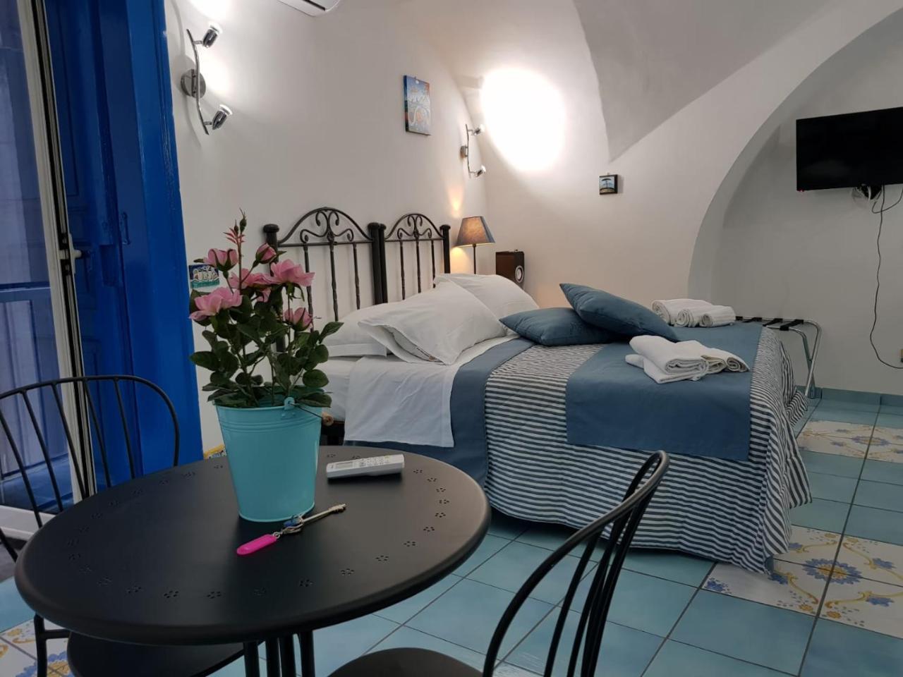 Napoli Lungomare Caracciolo Mon Amour Exteriér fotografie