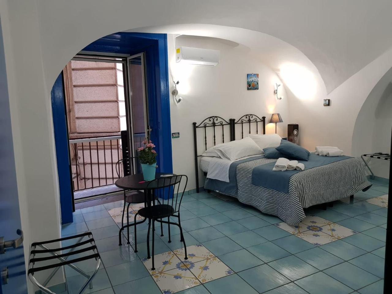 Napoli Lungomare Caracciolo Mon Amour Exteriér fotografie